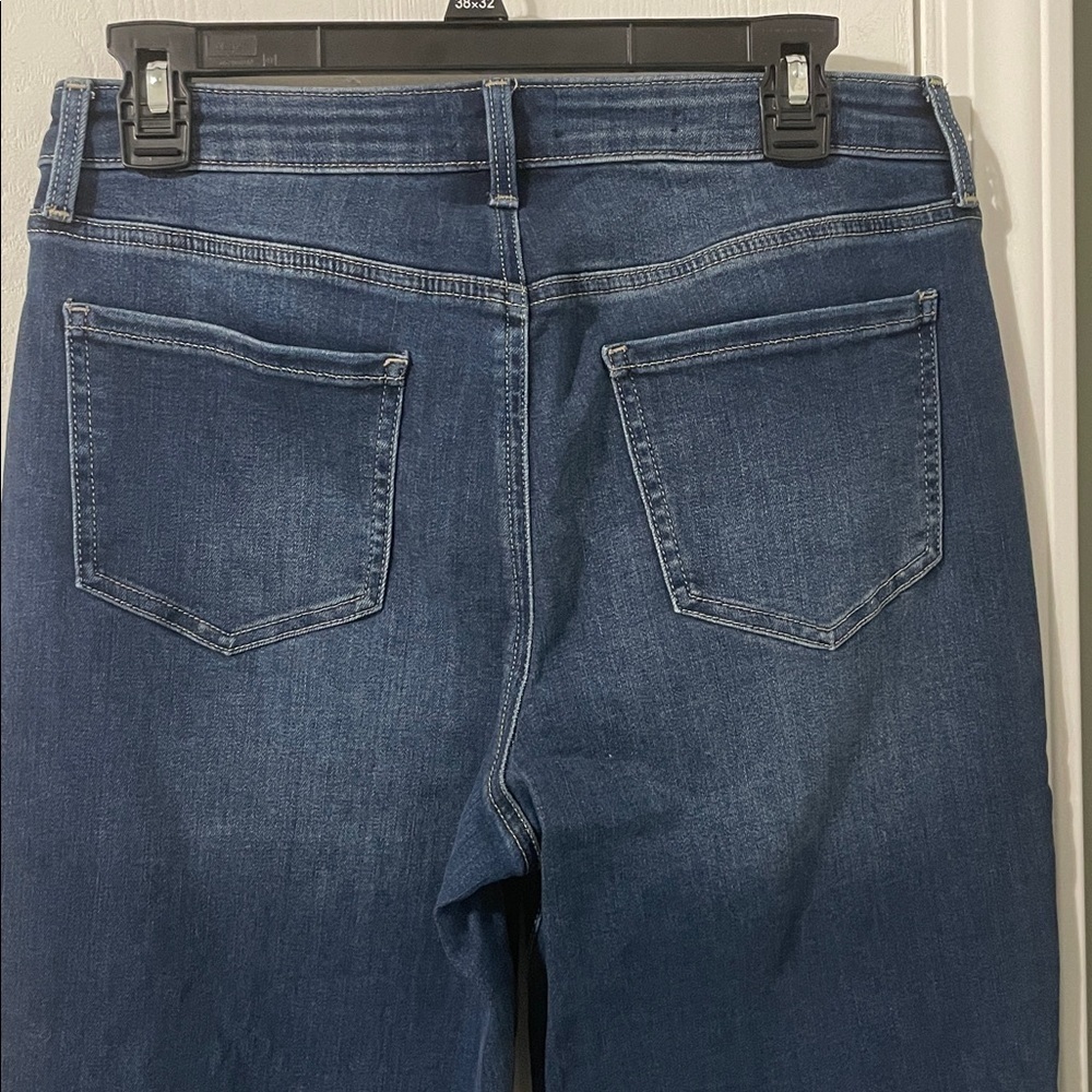NYDJ Relaxed Straight Life x Tuck Like New High Rise Dark Wash Jeans Size 8 - Picture 3 of 10